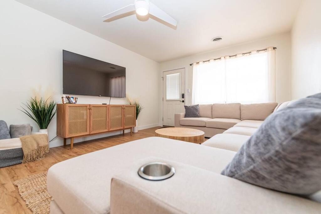 Newly Remodeled Family Friendly *